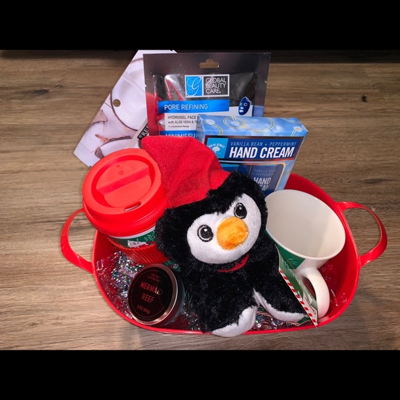 SOLD‼️Holiday Gift Baskets - Picture 3 of 7